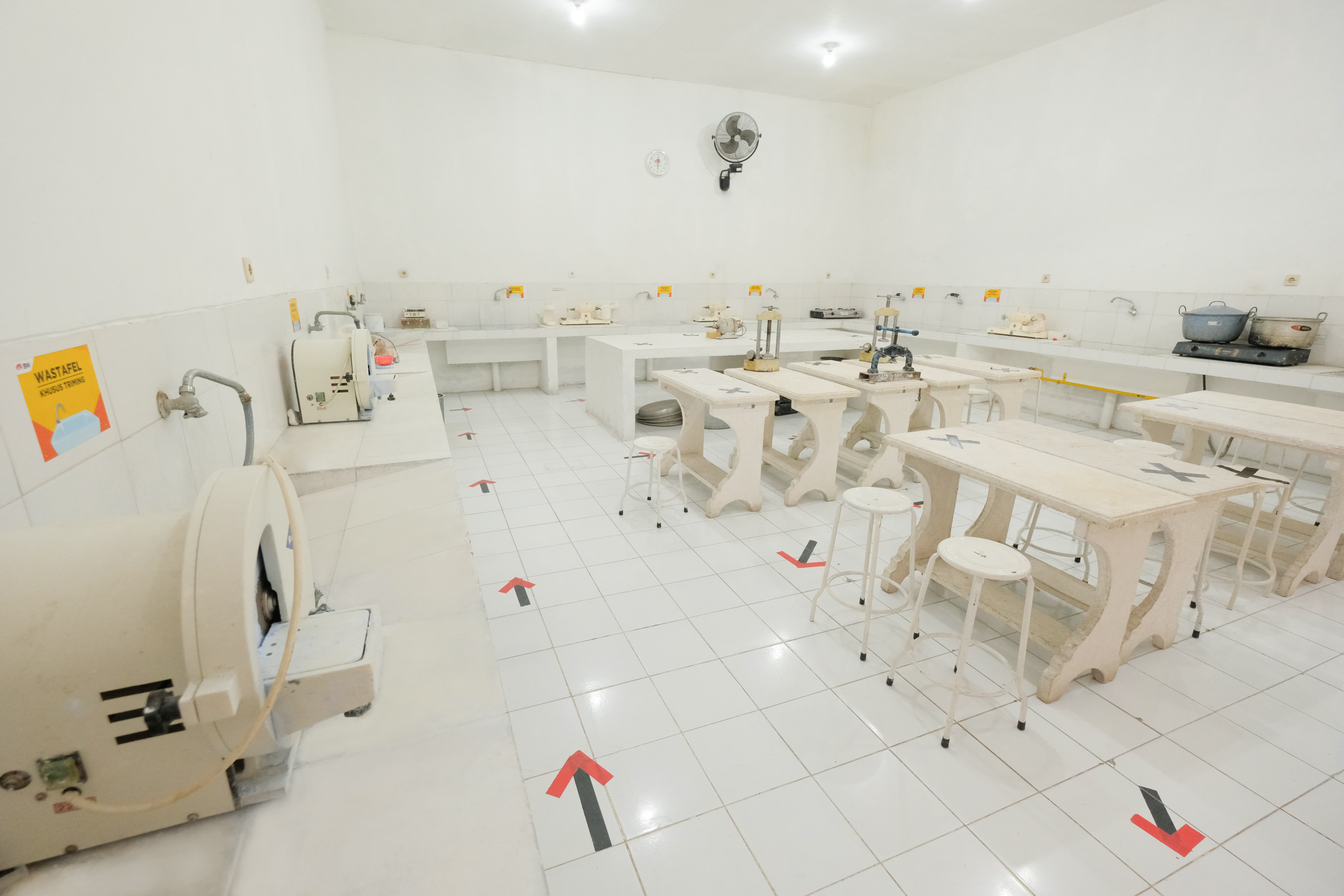 Lab Porselan & Casting